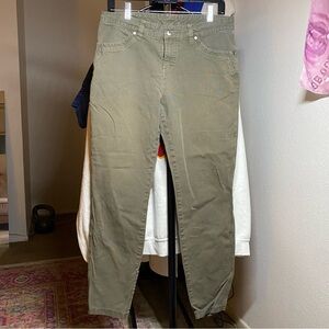 KUHL Green Brooke Skinny Pants Outdoor Hiking size 10 Short Petite 6284 Gorpcore